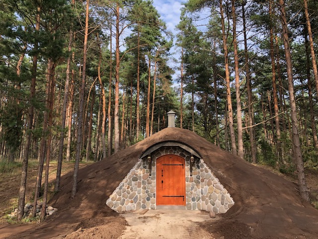 How to store winter supplies in the cellar?
